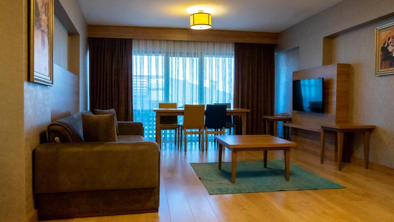 Bursa Suites Apart Otel Ngoại thất bức ảnh A living room in a hotel